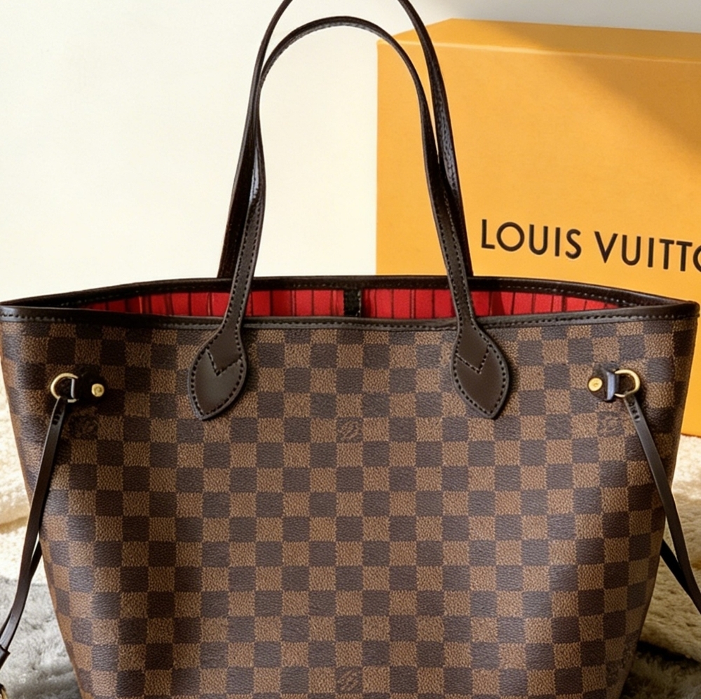 Louis Vuitton Neverfull Bag
